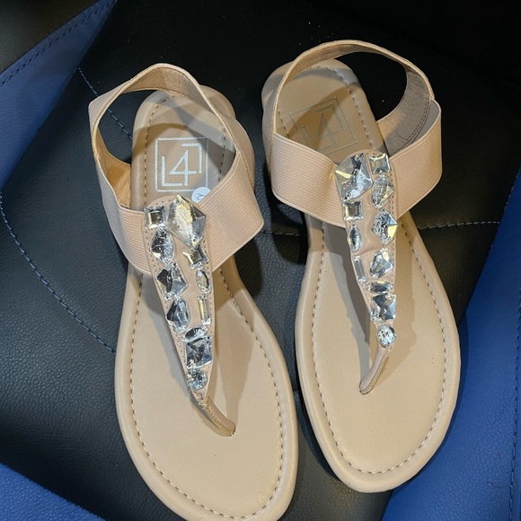 Elegant Tan Sandals with Silver Accents - Picture 1 of 1